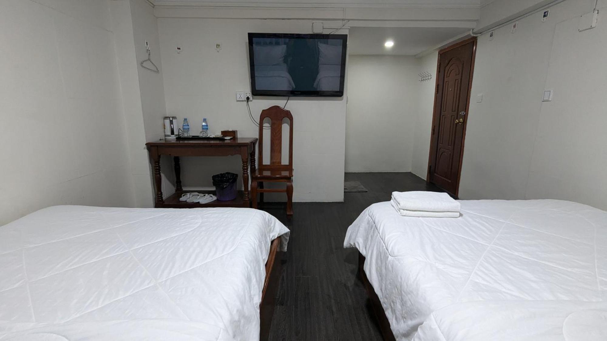 Empire House, Phnom Penh Hotel Exterior foto